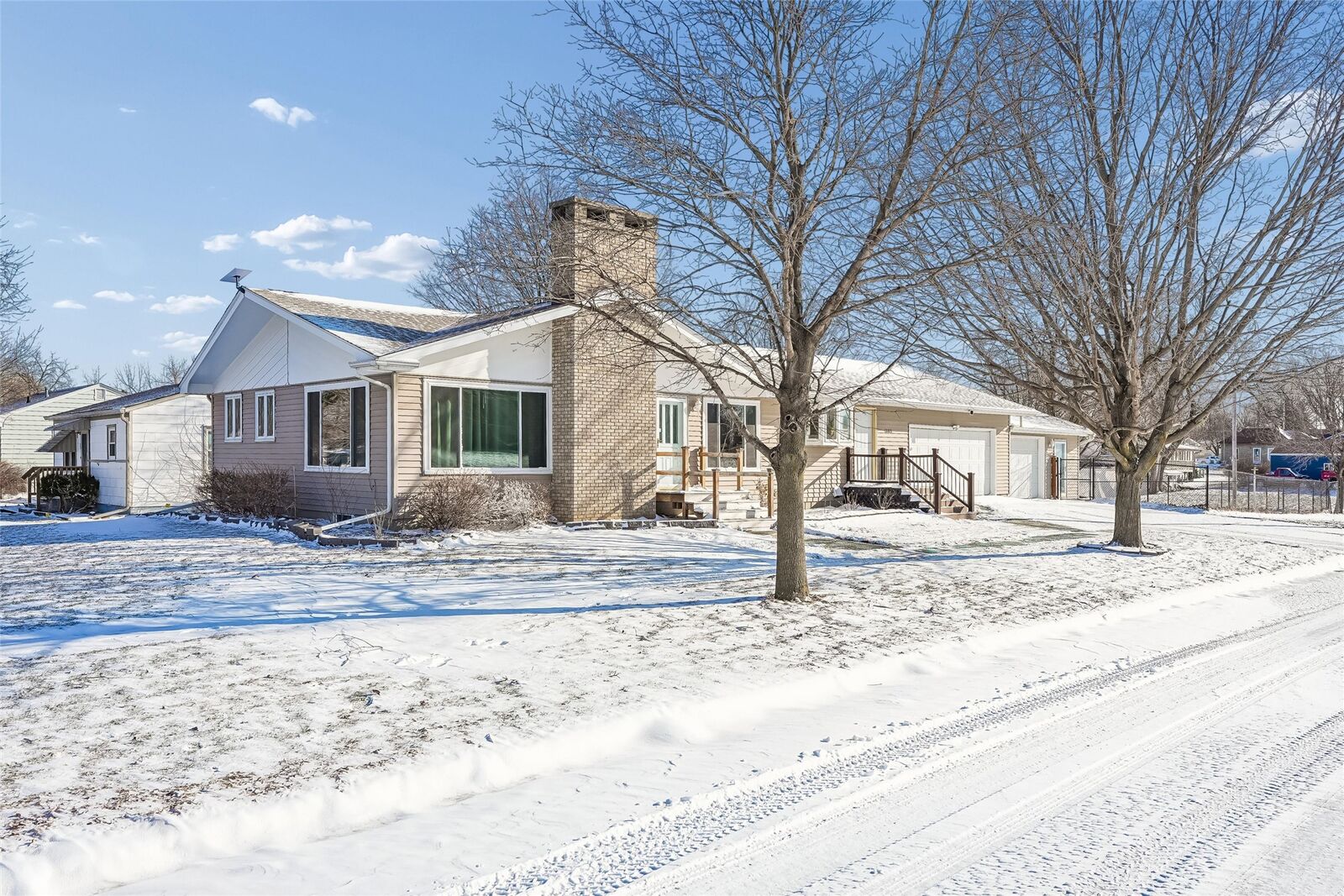 Property Photo:  1003 20th Street  IA 50036 