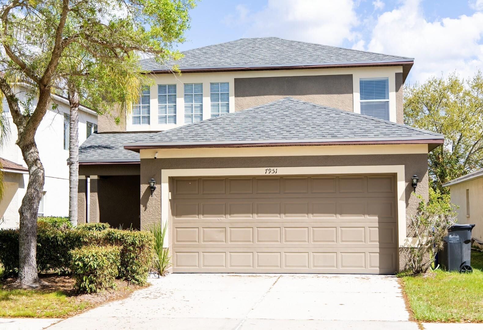 Property Photo:  7951 Carriage Pointe Drive  FL 33534 