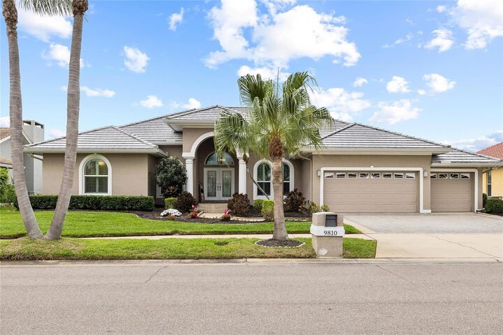 Property Photo: 9810 Compass Point Way FL 33615