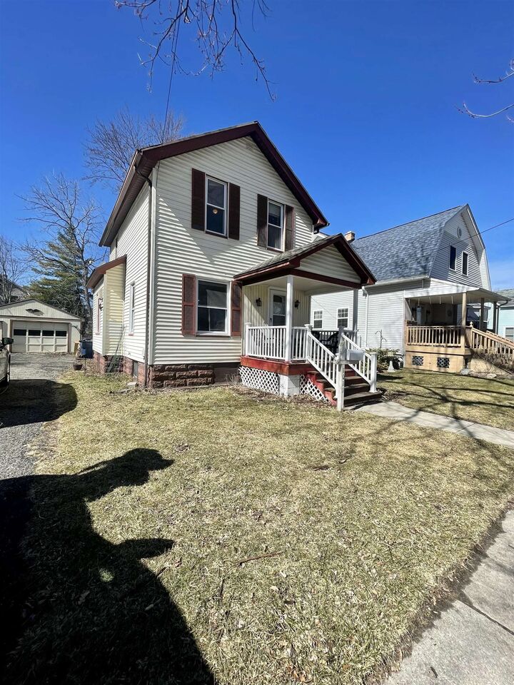 Property Photo:  1011 N Lincoln Avenue  MI 48708 