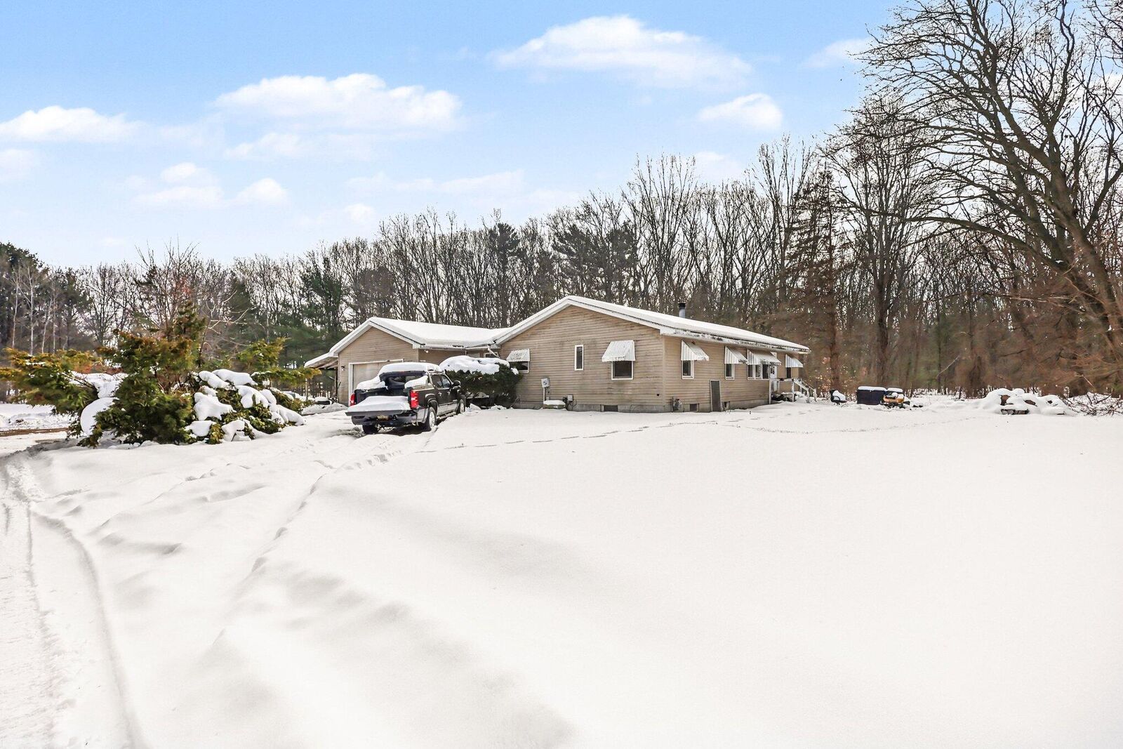 Property Photo:  16200 152nd Avenue  MI 49456 