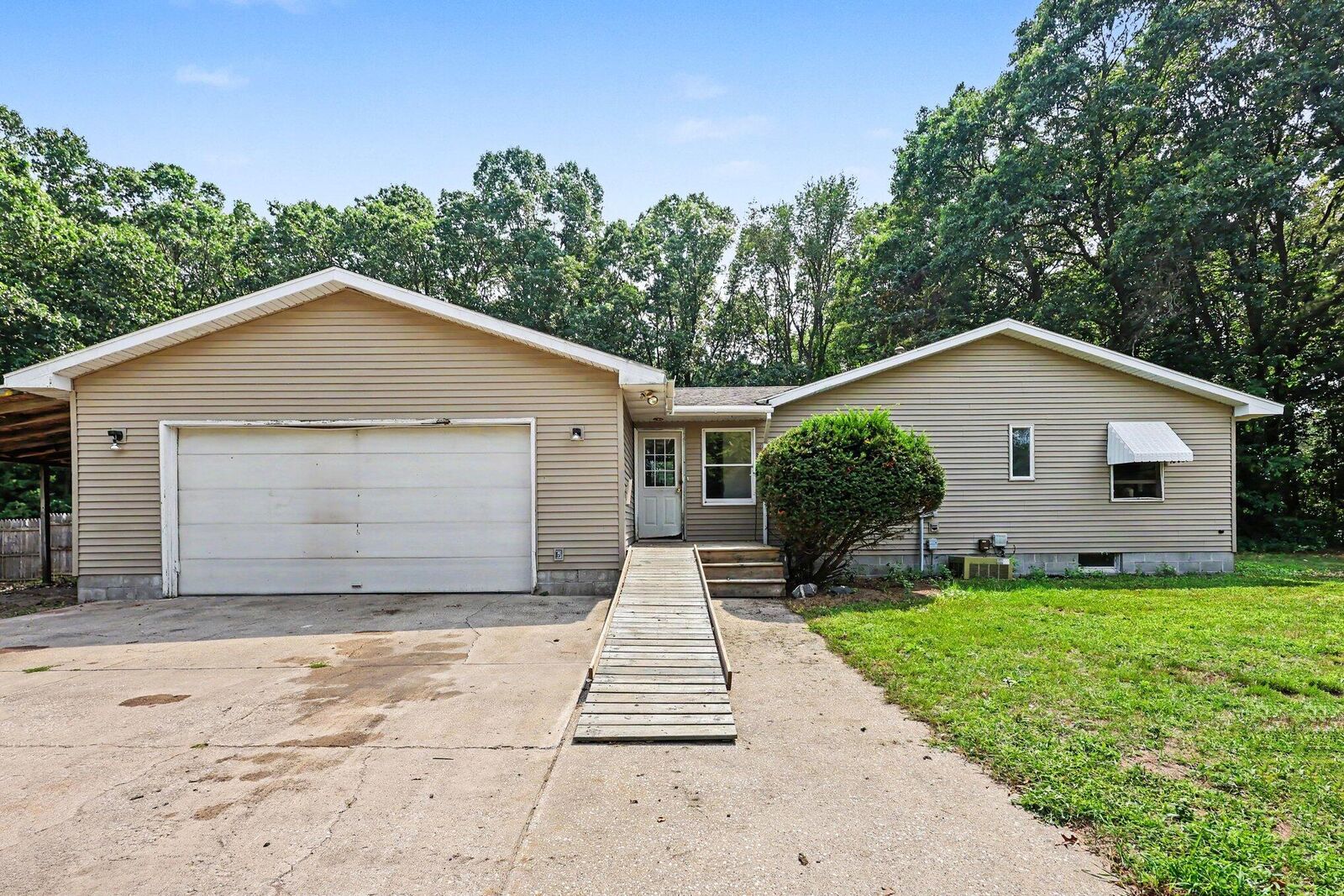 Property Photo: 16200 152nd Avenue MI 49456