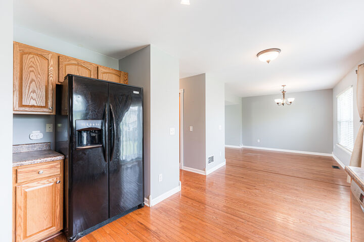 Property Photo:  841 Pond Brook Avenue  IL 60150 