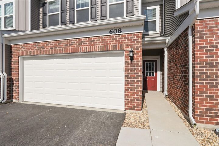 Property Photo:  608 Switchgrass Way 61003  IL 60490 