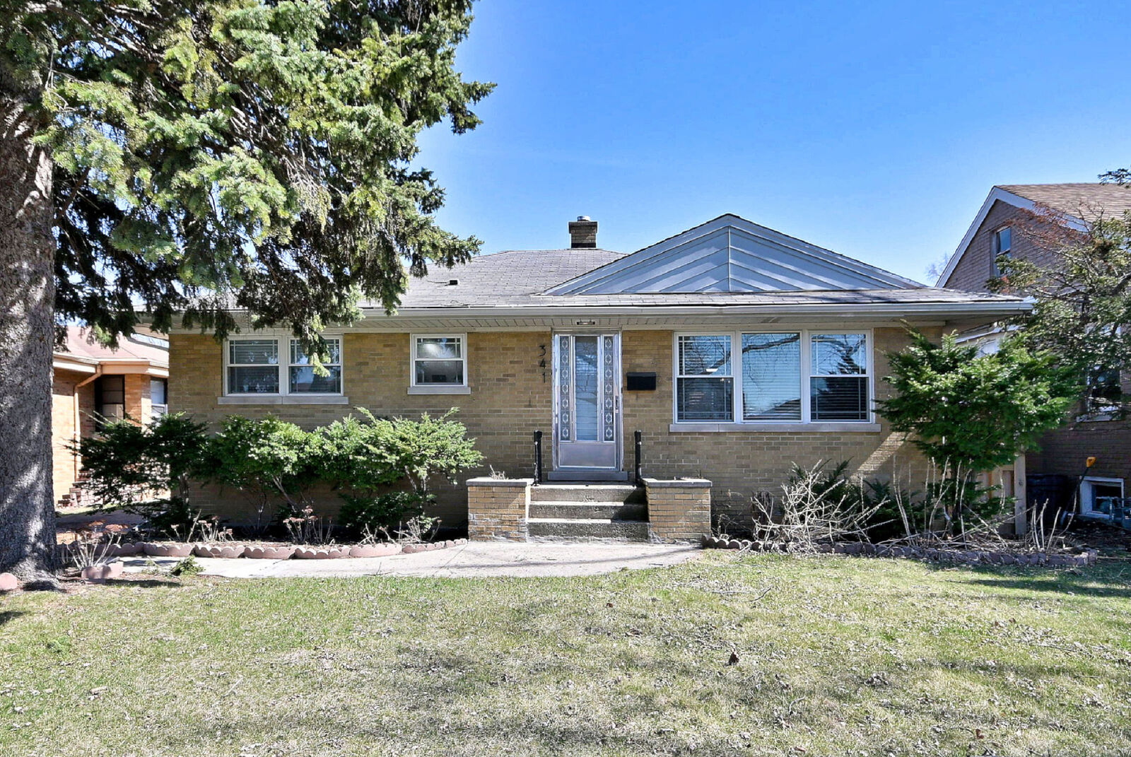 Property Photo:  341 Iroquois Road  IL 60162 