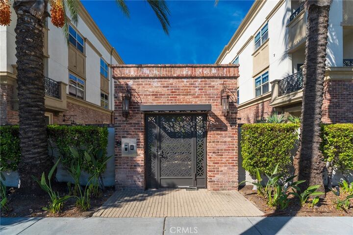 Property Photo:  405 S Anaheim 5  CA 92805 