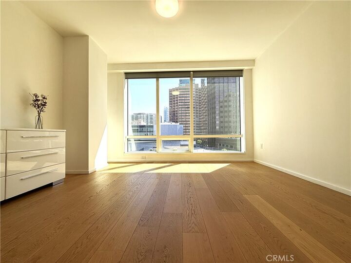 Property Photo:  877 Francisco 517  CA 90017 