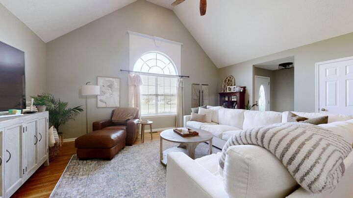 Property Photo:  205 Gladys Dr  TN 37160 