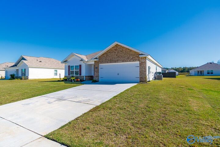 Property Photo:  215 Chubbs Lane  AL 35763 