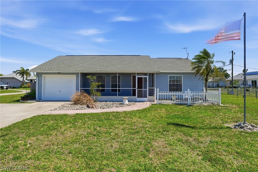 Property Photo: 17179 Lee Road FL 33967