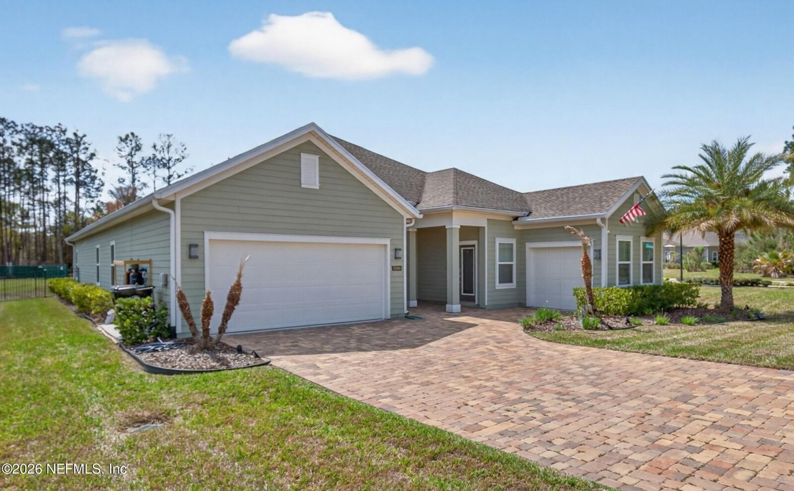 Property Photo: 3806 Featherstone Court FL 32068