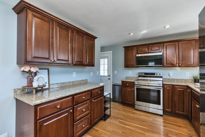 Property Photo:  385 Hill Street  NH 03102 