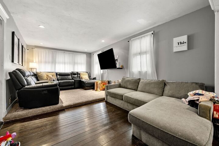 Property Photo:  275 Lynnfield St 275  MA 01904 