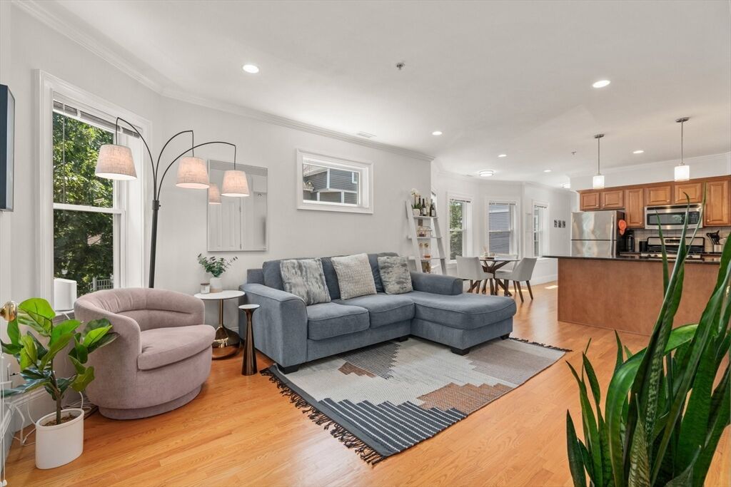 Property Photo:  17 Robbins Street 2-2  MA 02453 