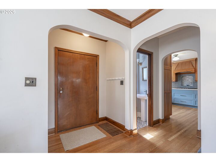 Property Photo:  3217 NE Brazee St  OR 97212 