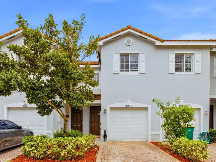 Property Photo:  8772 Cypress Walk Court  FL 33321 