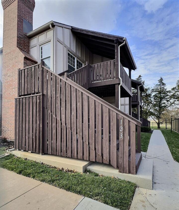 Property Photo:  1450 S Webb Rd Apt 123  KS 67207 