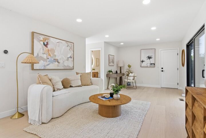 Property Photo:  22 Dickens Court  CA 94070 