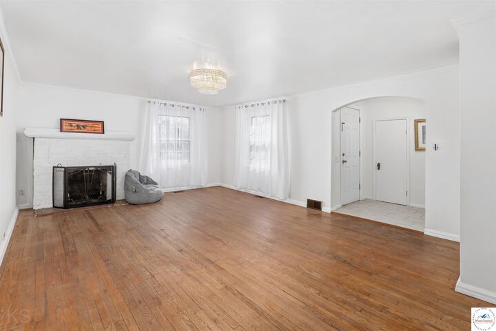 Property Photo:  803 E Broadway  MO 65301 