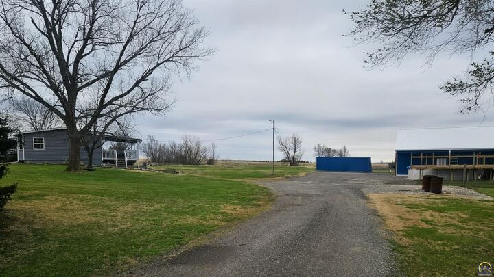 Property Photo:  251 Road 200  KS 66801-7617 