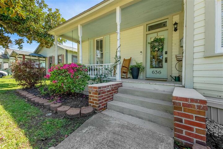 Property Photo:  636 Cleveland St Street  LA 70601 