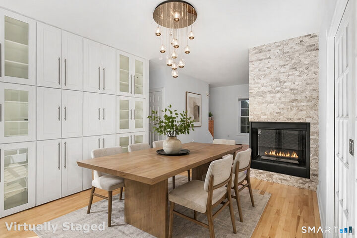 Property Photo:  2 Abbey Lane  CT 06470 