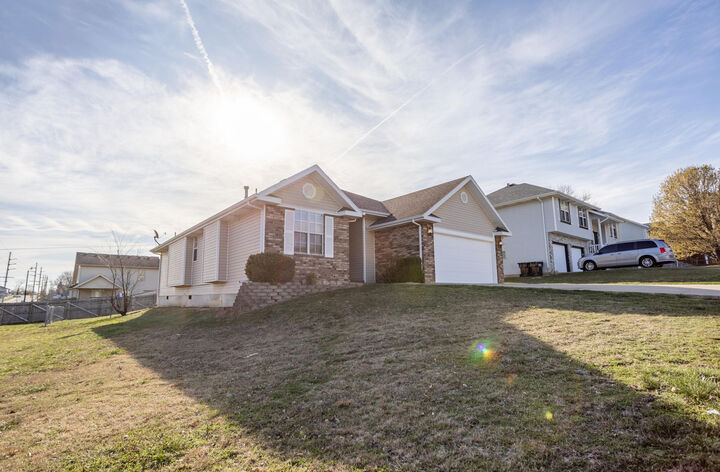 Property Photo:  580 N Lynette Avenue  MO 65738 