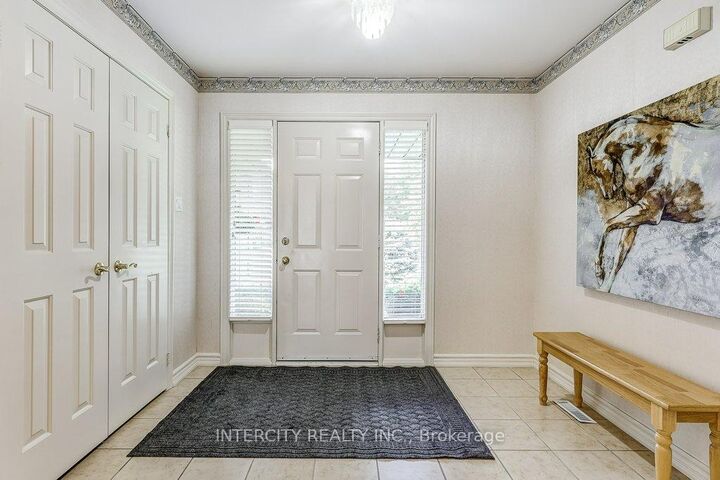 Property Photo: 21 Marylebone Crescent ON L4E 2L5