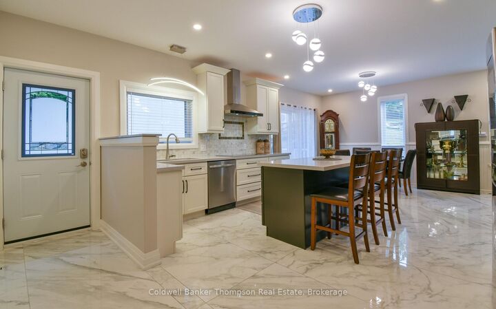 Property Photo: 56-1 Florence Street W ON P1H 1V5