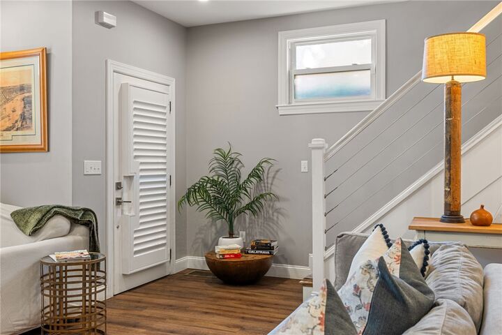 Property Photo:  5712 Hays St  PA 15206 