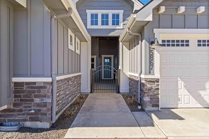Property Photo: 5867 S Hill Farm Way ID 83642