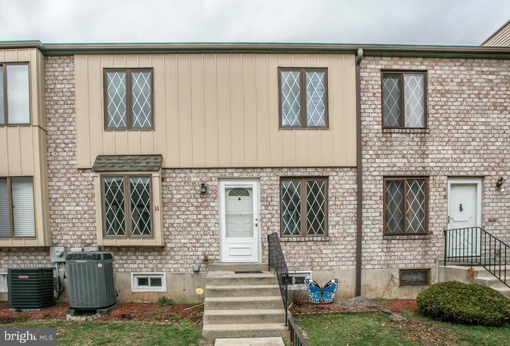 Property Photo: 5200 Hilltop Drive 538 PA 19015
