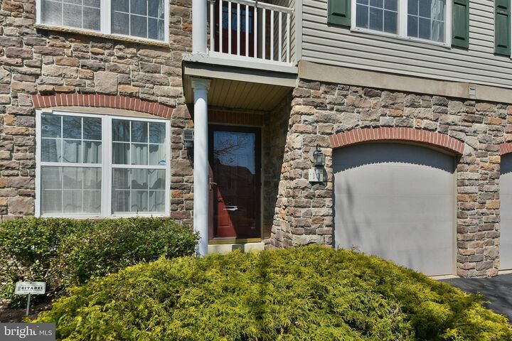 Property Photo:  10 Dukes Way  PA 19053 