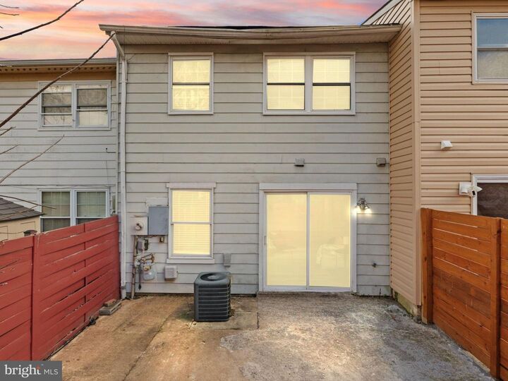 Property Photo:  14748 Tamarack Place  VA 22191 