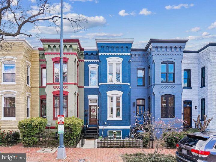Property Photo:  909 C Street NE  DC 20002 