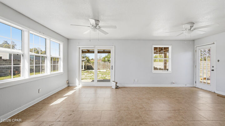 Property Photo: 1613 Hickory Avenue FL 32405