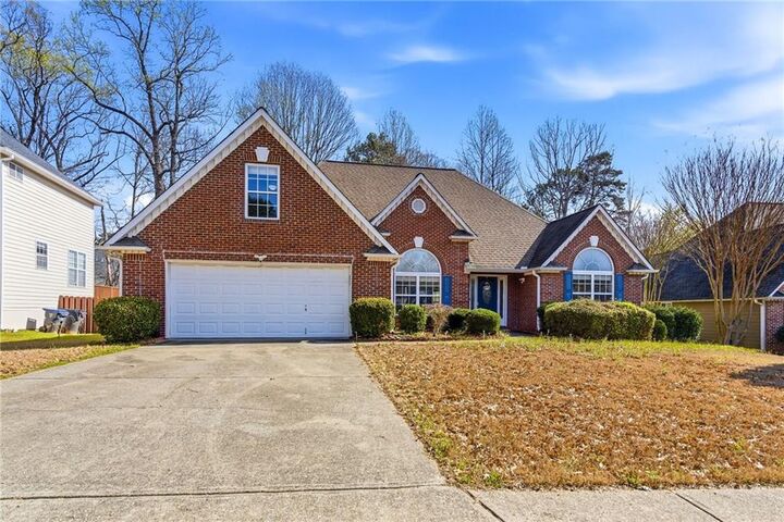 Property Photo: 206 Gainsborough Way GA 30044