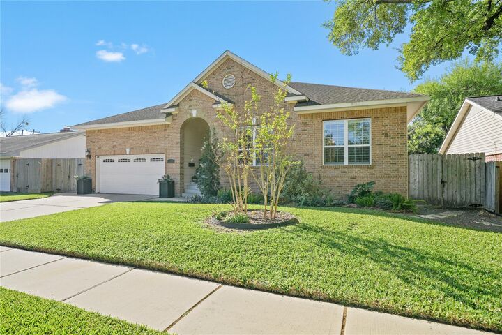 Property Photo:  5821 Ariel Street  TX 77074 