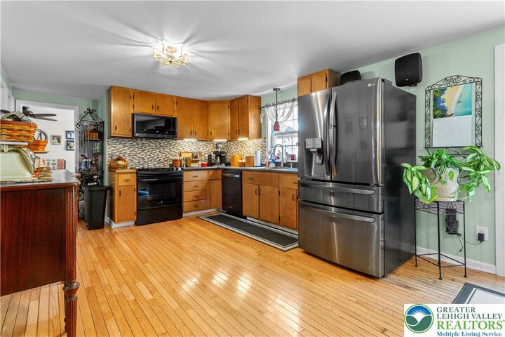 Property Photo:  1495 Morgan Hill Road  PA 18042 