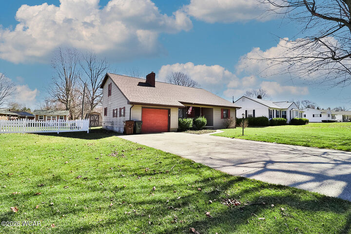 Property Photo: 690 N High Street OH 43326