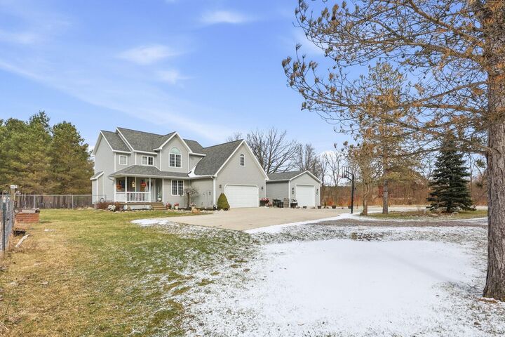 Property Photo:  2119 E Vienna Road  MI 48420 