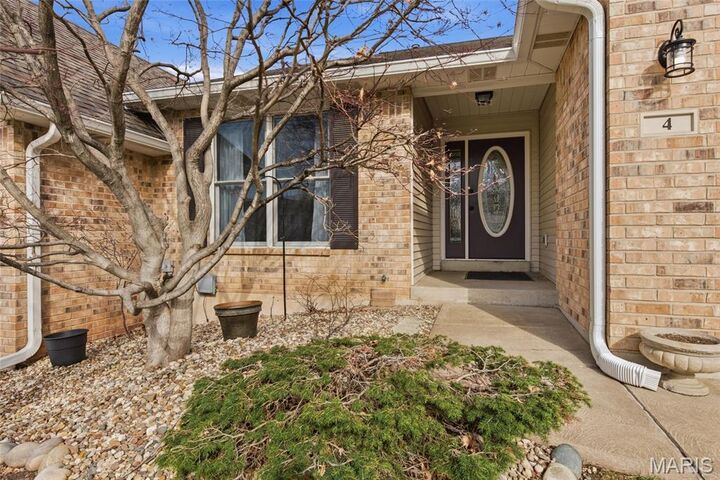 Property Photo: 4 McKinley Pointe Court MO 63301