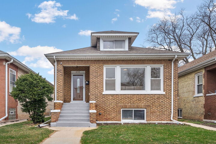 Property Photo:  4608 W Montana Street  IL 60639 