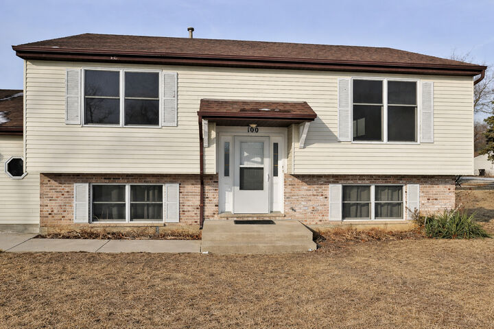 Property Photo:  100 Barberry Drive  IL 60014 