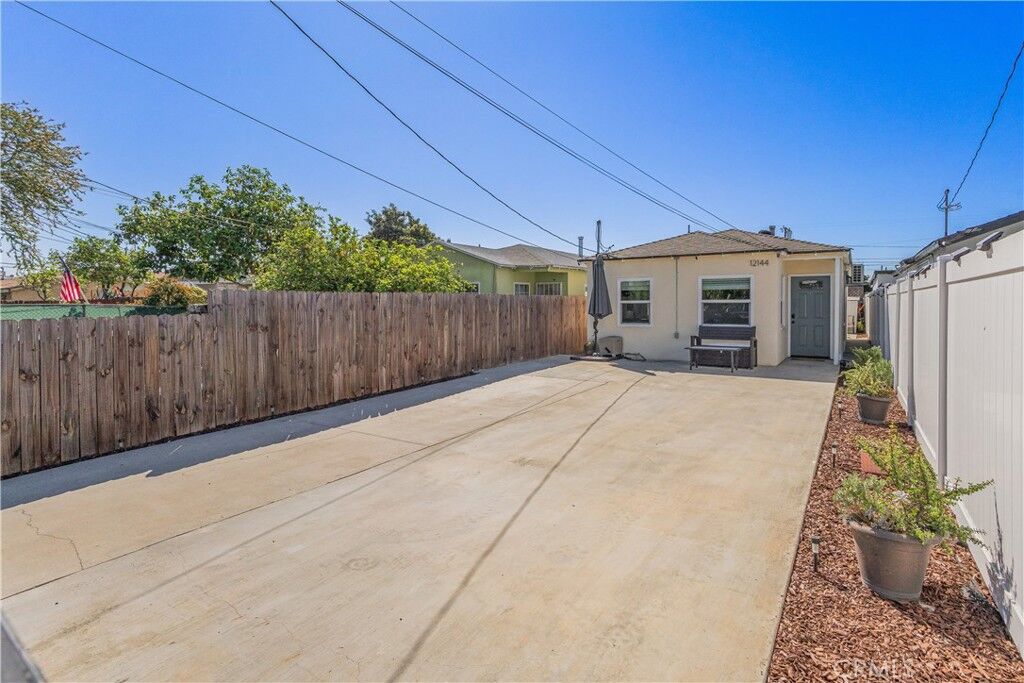 Property Photo:  12144 Lowemont Street  CA 90650 