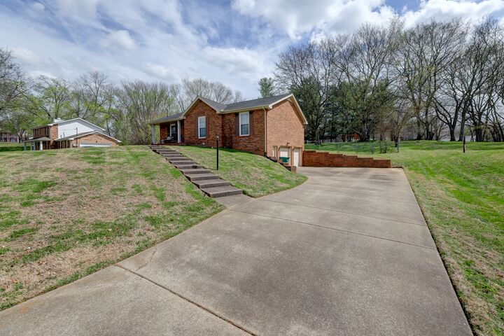 Property Photo:  1909 Claymont Dr  TN 37040 