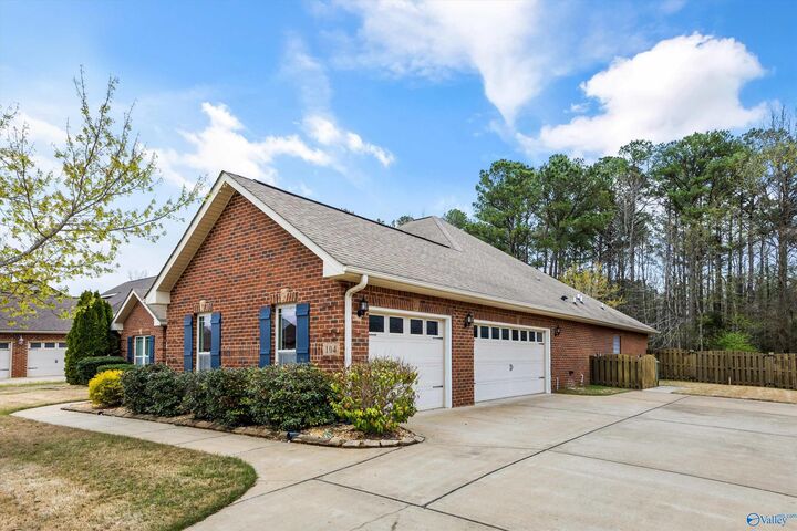 Property Photo:  104 Harbor Glen Drive SW  AL 35756 