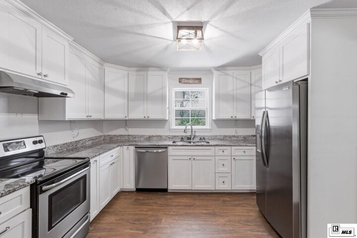 Property Photo: 2908 N Highway 151 LA 71234