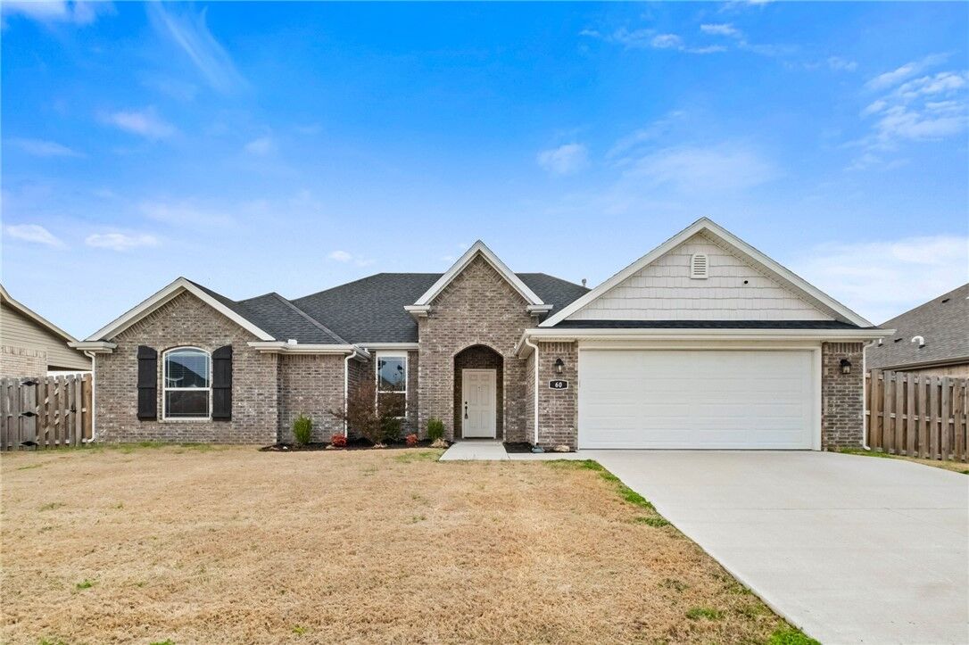 Property Photo:  60 N Manhattan Way  AR 72704 