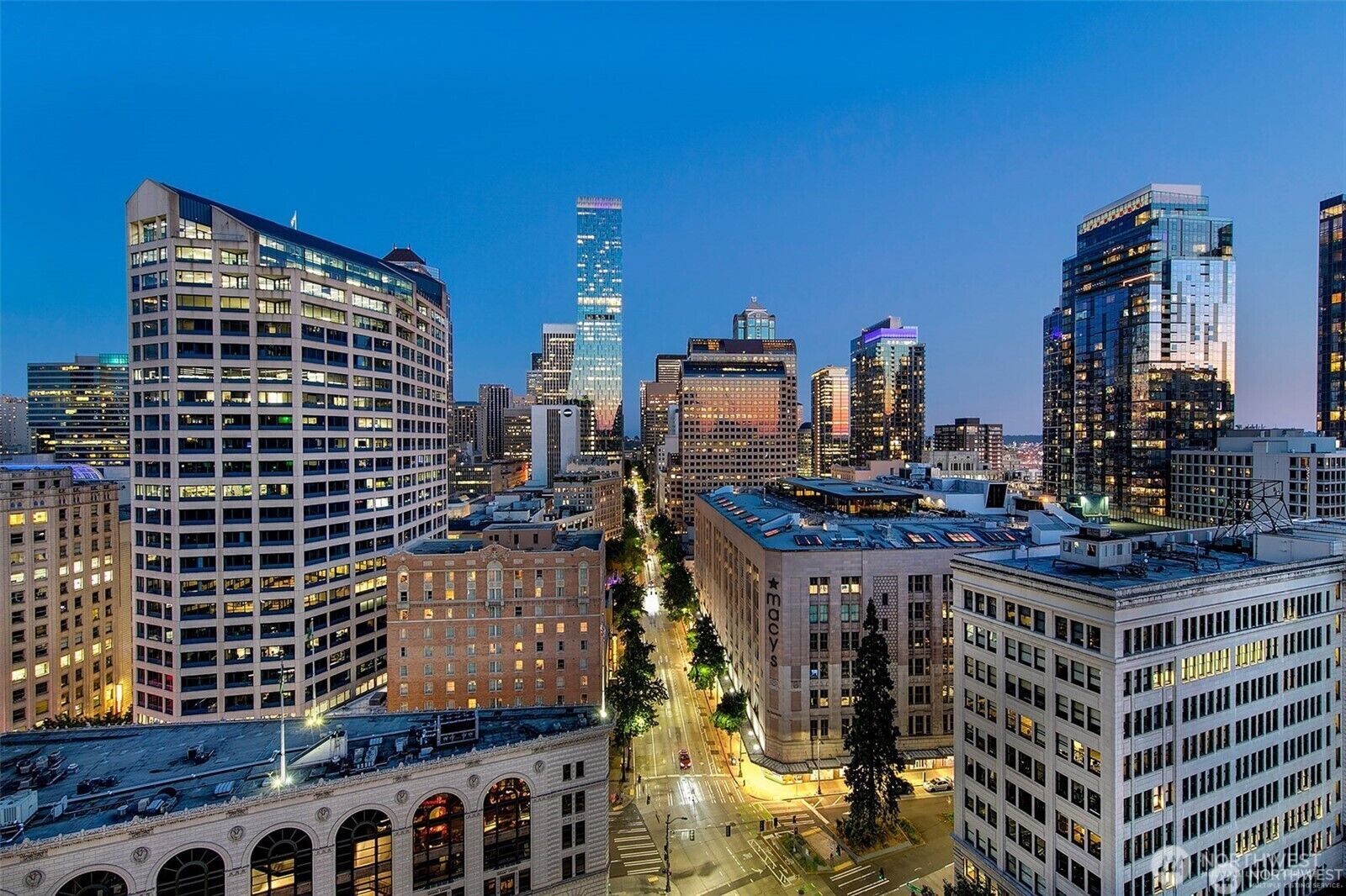 Property Photo:  1920  4th Avenue 1807  WA 98101 